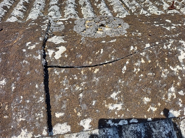 石綿スレートの割れ